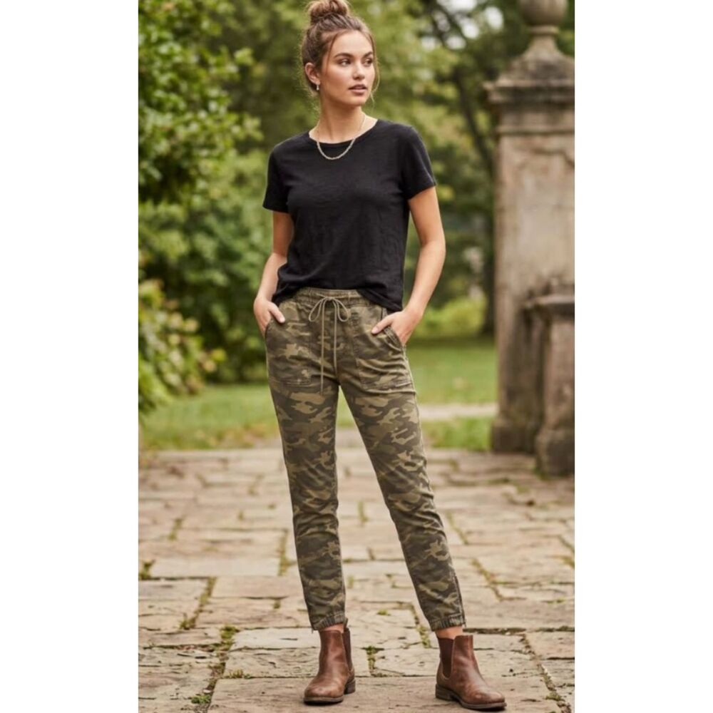 American Eagle Next Level High-Waisted Jegging Jogger Camo Green Women's Size 4